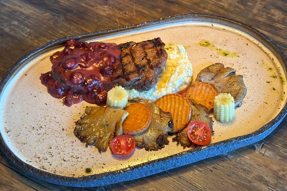 Стейк с череши